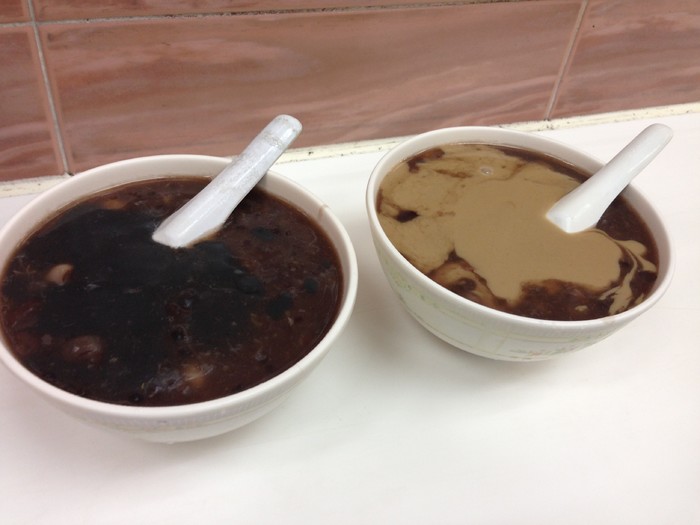 假去香港小败闪闪梵文手镯Pandora万国手表,另