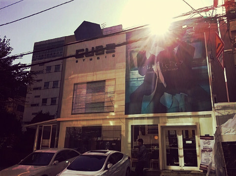 CUBE咖啡厅 - CUBE娱乐公司经营的咖啡厅,C