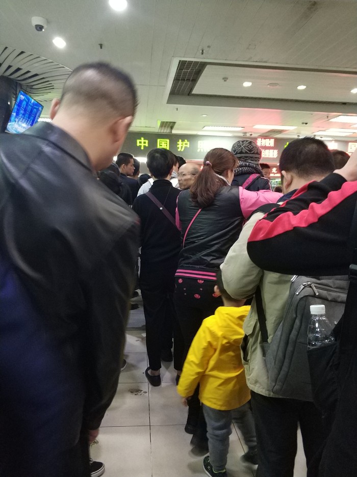 3.曼谷青旅被偷钱 2000人民币200港币现金