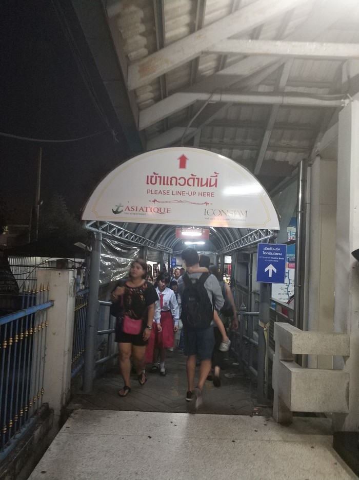 3.曼谷青旅被偷钱 2000人民币200港币现金