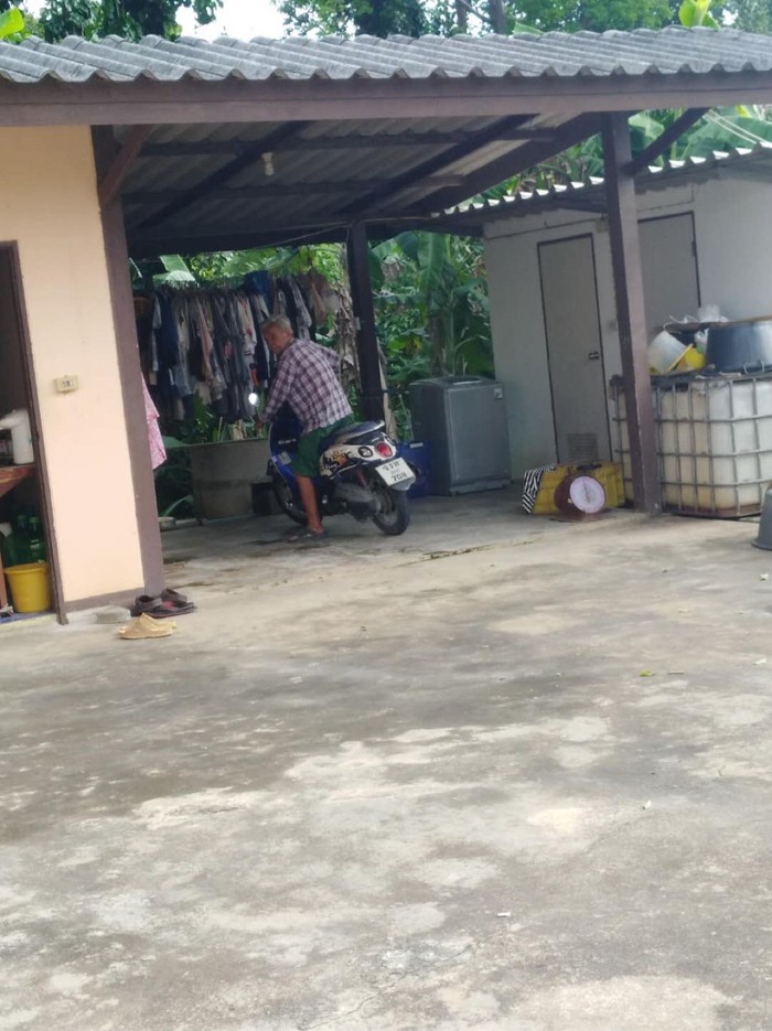 第一次警察局之旅献给泰国,泰国人微笑面具之